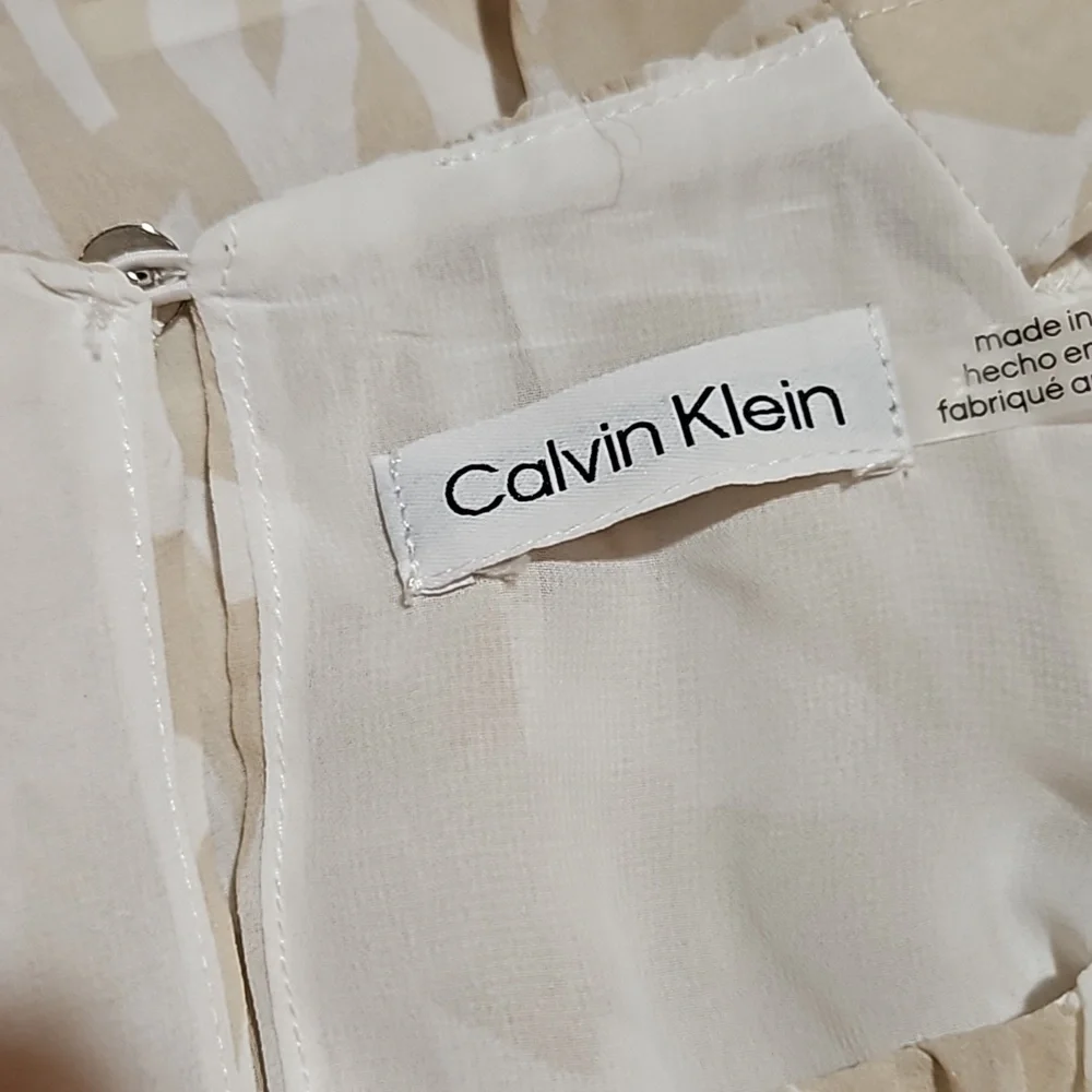 Calvin Klein | Beige and White Flowy Blouse - Picture 5 of 10